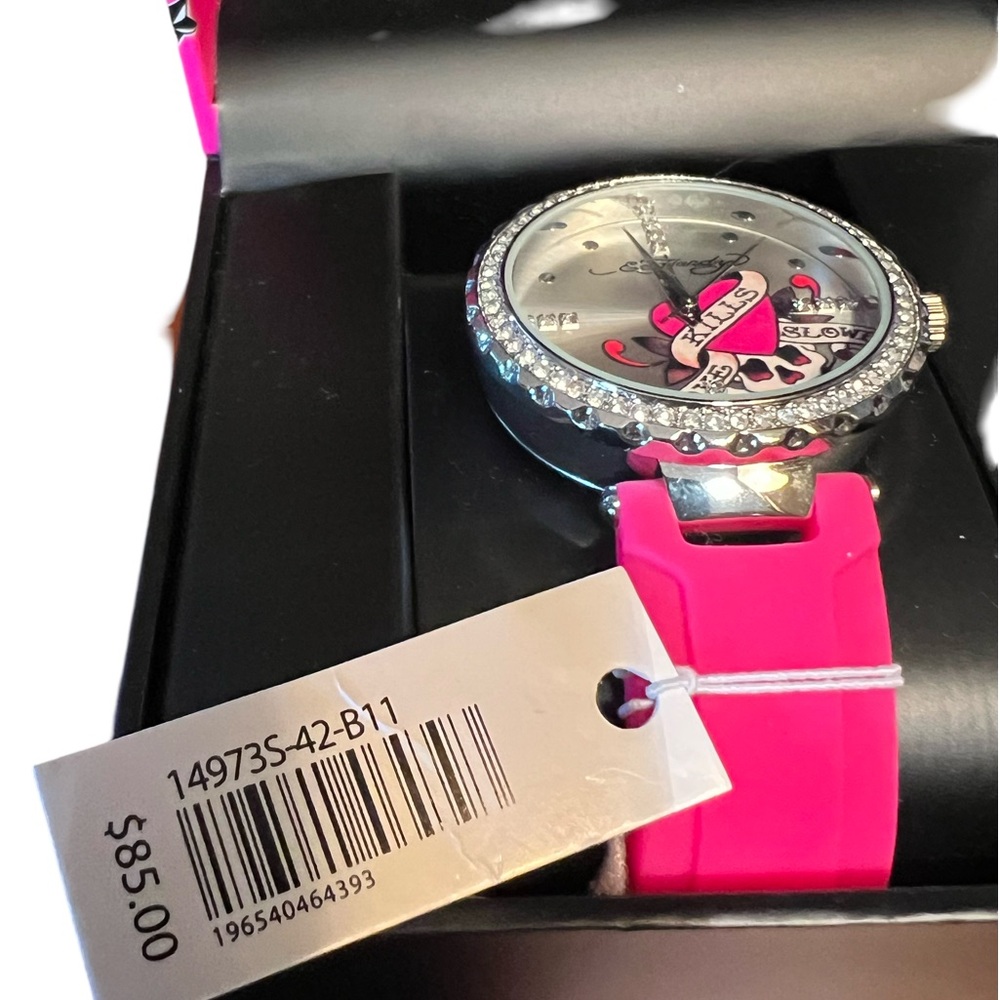 Ed Hardy NWT Skull Red Kills Heart Silver Tone Rhinestone Silicone Band Watch - Picture 6 of 8